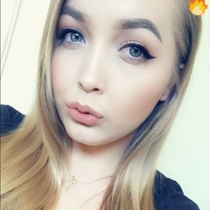 Meet your Posher, Christina bianca